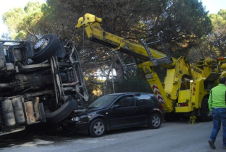 Accident camió escombraries