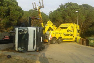 CAMIO GRUA BOLCAT