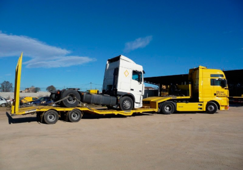 <p>
	Fotografias de como procedemos durante el rescate de camiones de grandes dimensiones.</p>
<p>
	Podreis ver diferentes ejemplos de casos reales de lo ultimos años.</p>
